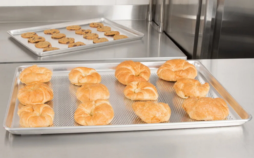 What Is a Jelly Roll Pan? Dimensions, Uses, & Substitutes!