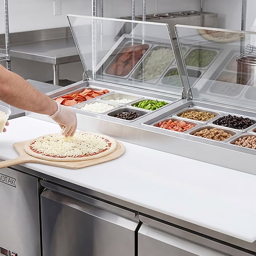 MoTak pizza prep table in use